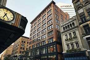 Kinley Cincinnati Downtown, a Tribute Portfolio Hotel