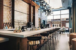 Kinley Cincinnati Downtown, a Tribute Portfolio Hotel