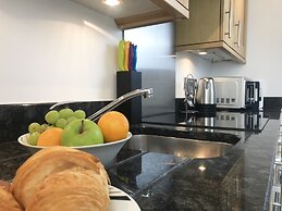 Lux Blu - Truro Apartment