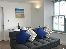 Lux Blu - Truro Apartment