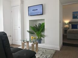 Lux Blu - Truro Apartment