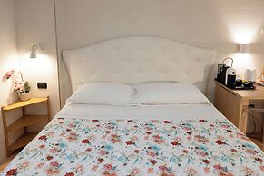 Vittoria Guest House - Salerno