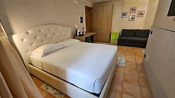 Vittoria Guest House - Salerno