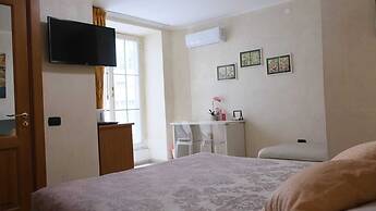 Vittoria Guest House - Salerno