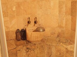 Kismet Cave Mansion