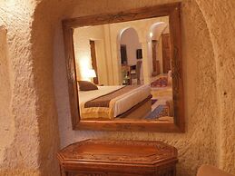 Kismet Cave Mansion