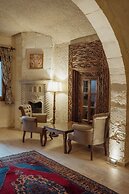 Kismet Cave Mansion