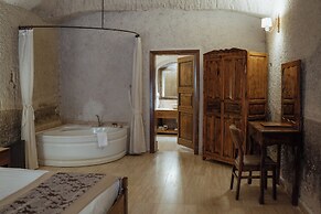 Kismet Cave Mansion
