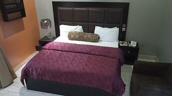Hard Break Hotel and Suite