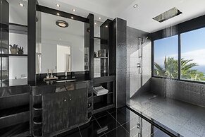 Sky Villa by An Island Apart