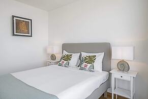 Vila Papagaio Verde by An Island Apart