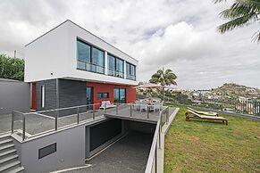 Vila Papagaio Verde by An Island Apart