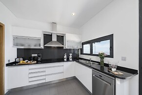 Vila Papagaio Verde by An Island Apart
