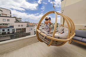 Drapes Design Apartments I by An Island Apart