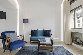 Drapes Design Apartments I by An Island Apart