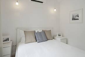 Drapes Design Apartments III by An Island Apart