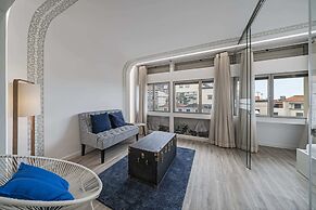 Drapes Design Apartments III by An Island Apart