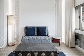Drapes Design Apartments III by An Island Apart