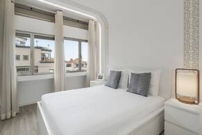 Drapes Design Apartments III by An Island Apart