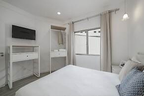 Drapes Design Apartments III by An Island Apart