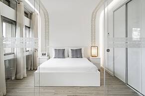 Drapes Design Apartments III by An Island Apart