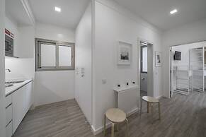 Drapes Design Apartments III by An Island Apart
