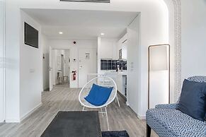 Drapes Design Apartments III by An Island Apart