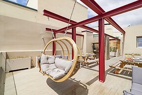 Drapes Design Apartments II by An Island Apart