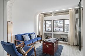 Drapes Design Apartments II by An Island Apart
