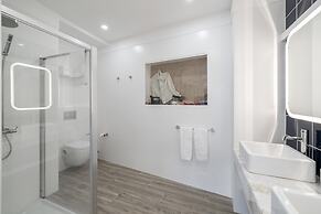 Drapes Design Apartments II by An Island Apart