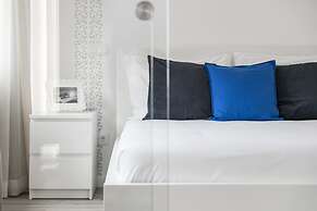 Drapes Design Apartments II by An Island Apart