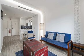 Drapes Design Apartments II by An Island Apart