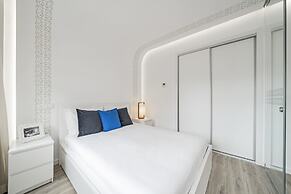 Drapes Design Apartments II by An Island Apart