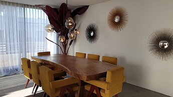 Urban Luxury Loft Penthouse