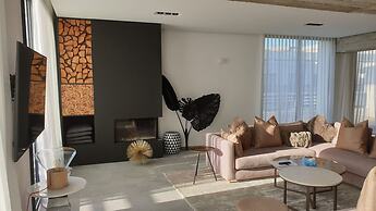 Urban Luxury Loft Penthouse