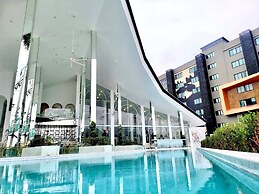 Moose Hotel