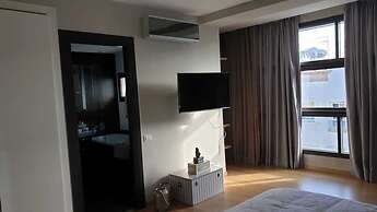 City breakout in city center