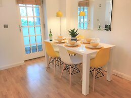 Seaside Cottage With Parking