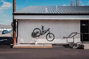 Mellow Moon Lodge