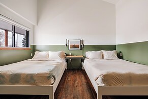 Mellow Moon Lodge