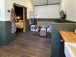 Mellow Moon Lodge