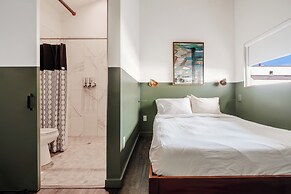 Mellow Moon Lodge