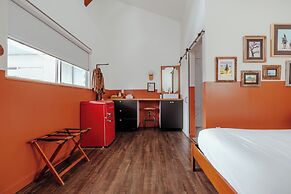 Mellow Moon Lodge