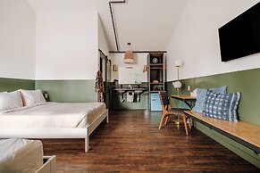 Mellow Moon Lodge