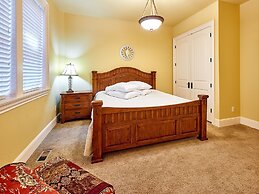 Admiral's Beach Retreat