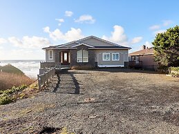 Admiral's Beach Retreat