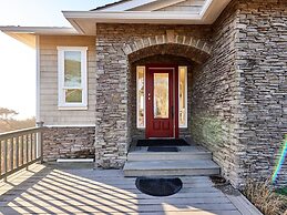 Admiral's Beach Retreat