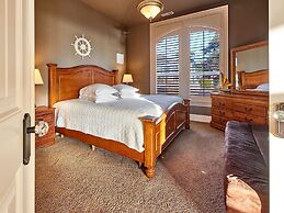 Admiral's Beach Retreat