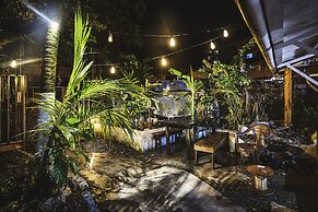 Twin Fin Hostels