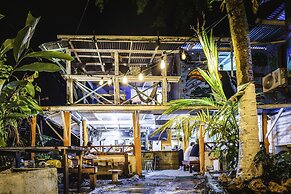 Twin Fin Hostels